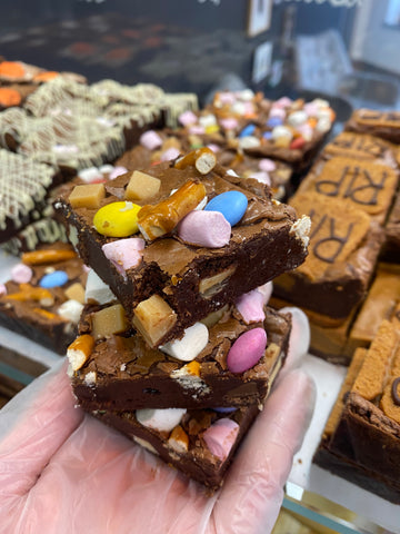 HALLOWEEN PICK YOUR OWN - Witches Brew Brownie - 6 for £15.50