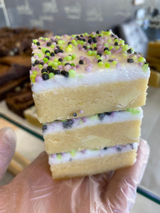 HALLOWEEN PICK YOUR OWN - Spooky Sprinkle Blondie - 6 for £15.50