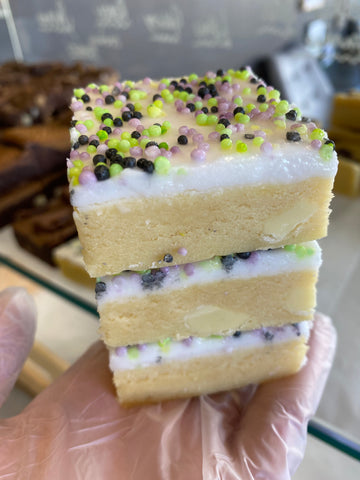 HALLOWEEN PICK YOUR OWN - Spooky Sprinkle Blondie - 6 for £15.50