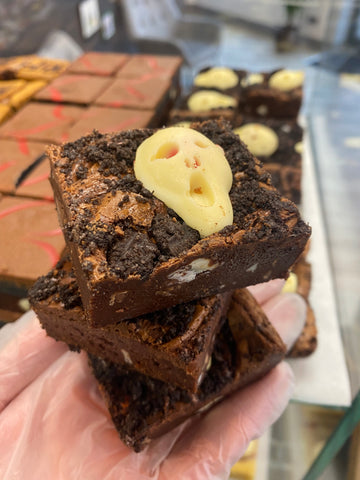 HALLOWEEN PICK YOUR OWN - Ghoulish Graveyard Brownie - 6 for £15.50