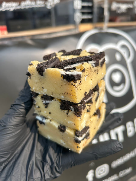 Oreo Blondie- Mix and Match 6 for £15.50